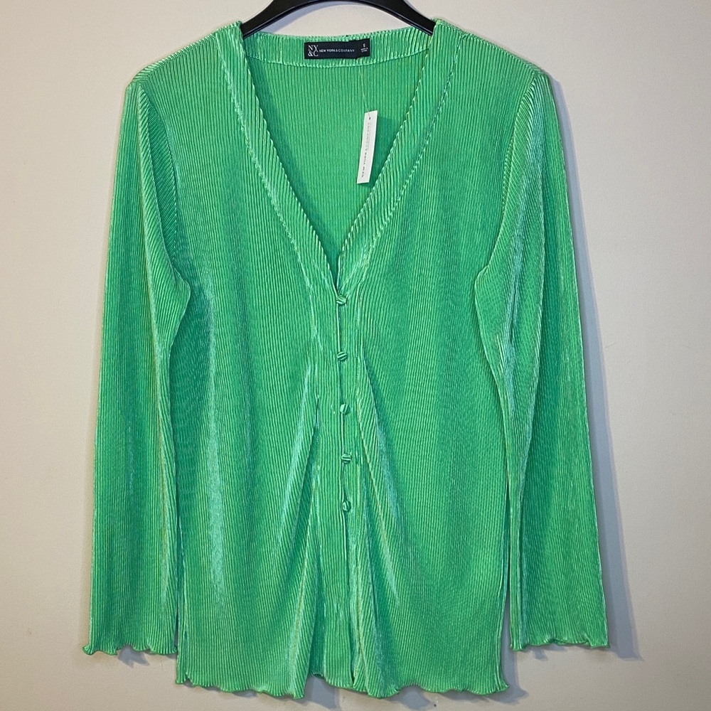New York & Company Ribbed Green Button-Up Top Size S